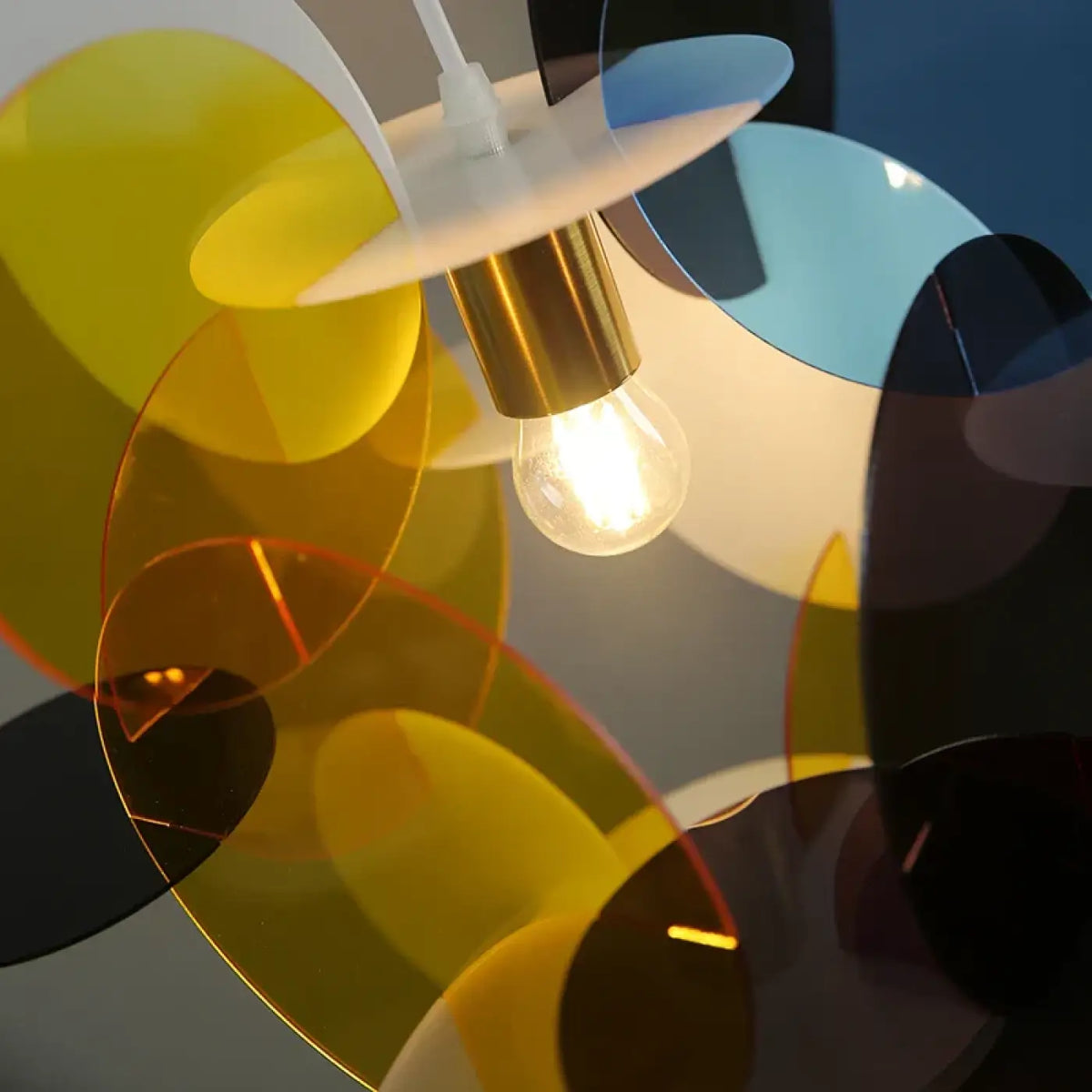 Suspension luminaire cercle coloré